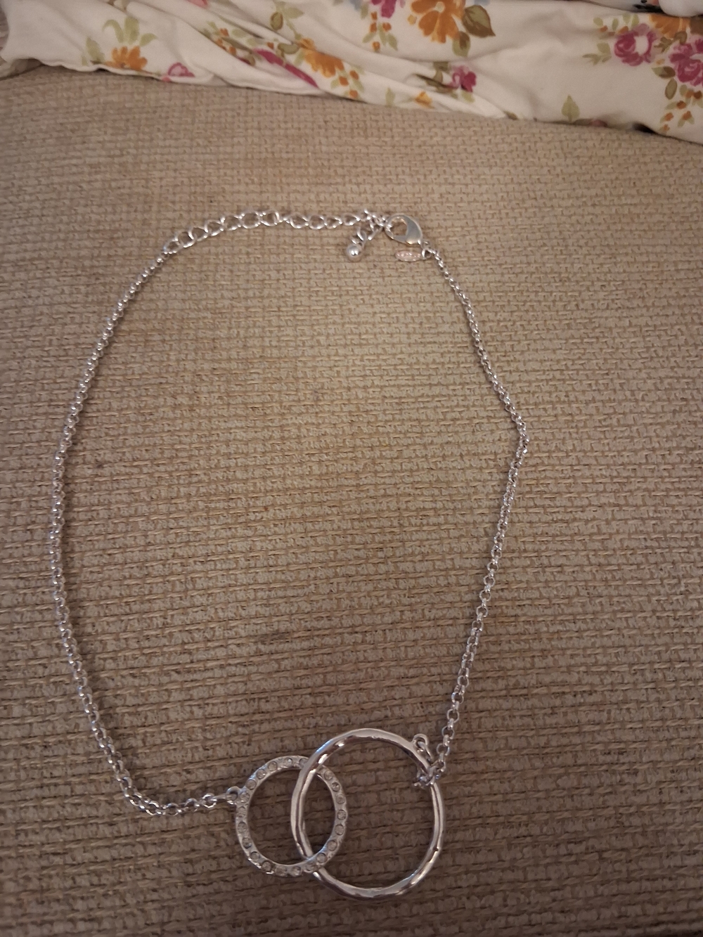 Silver Interlocking Circle Necklace - Elegant Women's Jewelry